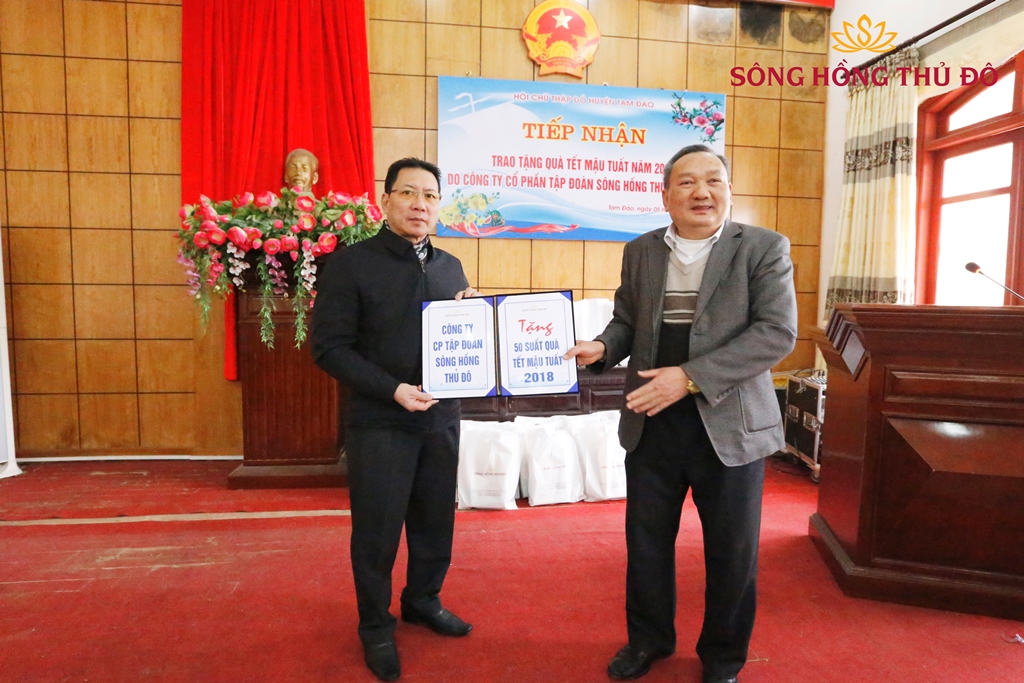 MANG TẾT YÊU THƯƠNG ĐẾN HUYỆN TAM ĐẢO